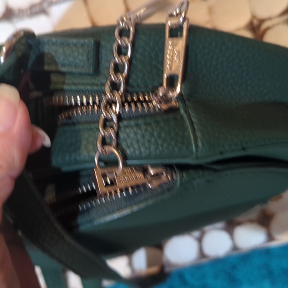 Green vegan leather Madden Girl crossbody purse - Picture 13 of 13